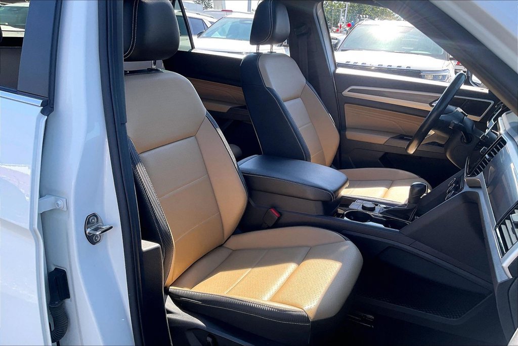 Used 2021 Volkswagen Atlas Cross Sport SEL R-Line AWD/4WD image 6