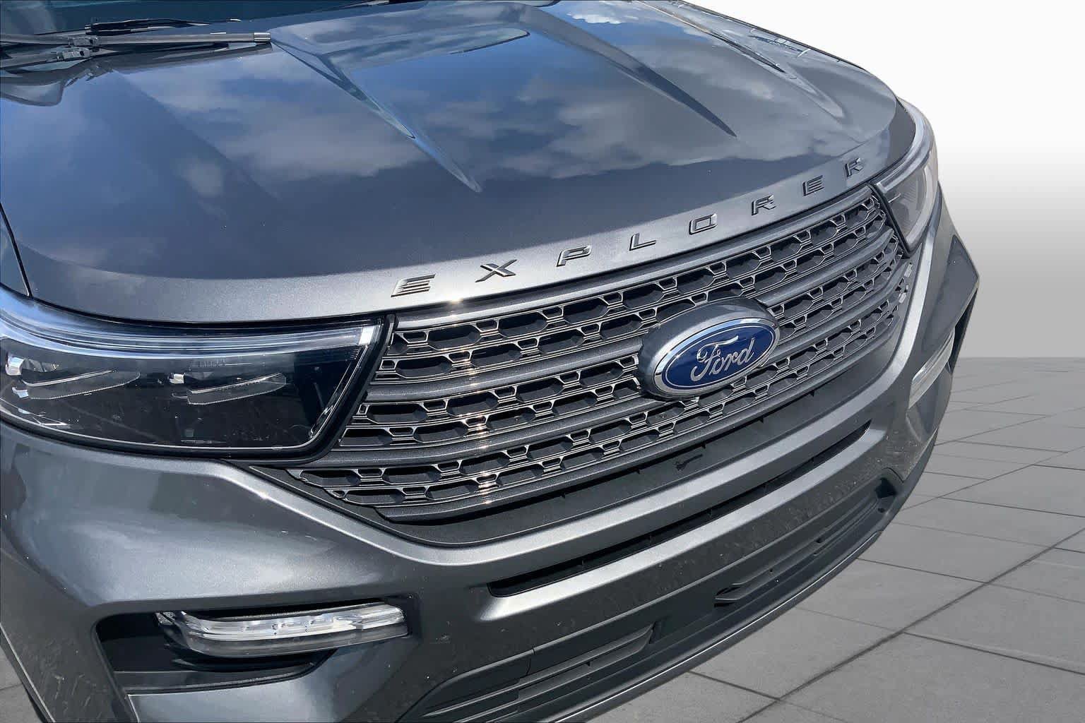 Certified 2023 Ford Explorer XLT w/ Equipment Group 202A RWD image 30