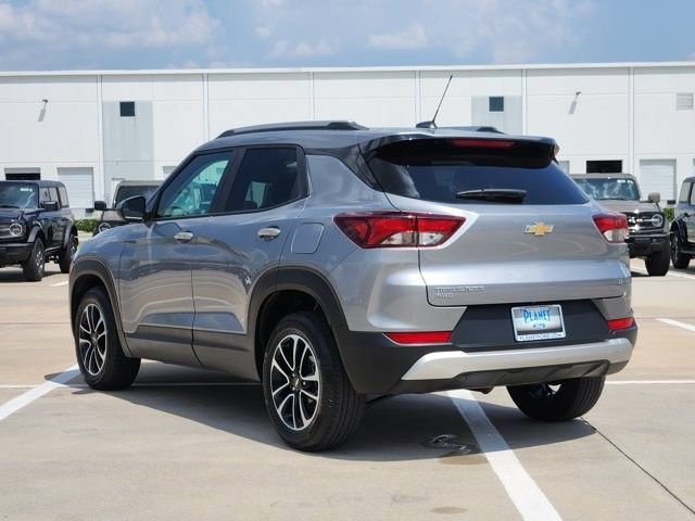 Used 2025 Chevrolet TrailBlazer LT AWD/4WD image 5