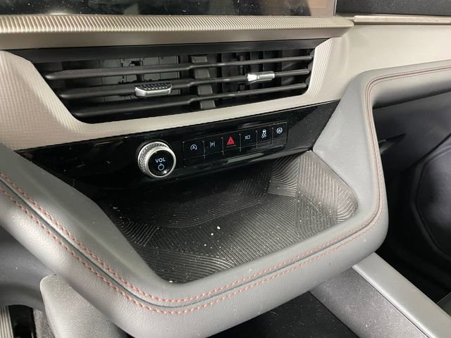 Certified 2025 Ford Explorer Active w/ Active Comfort Package AWD/4WD image 8