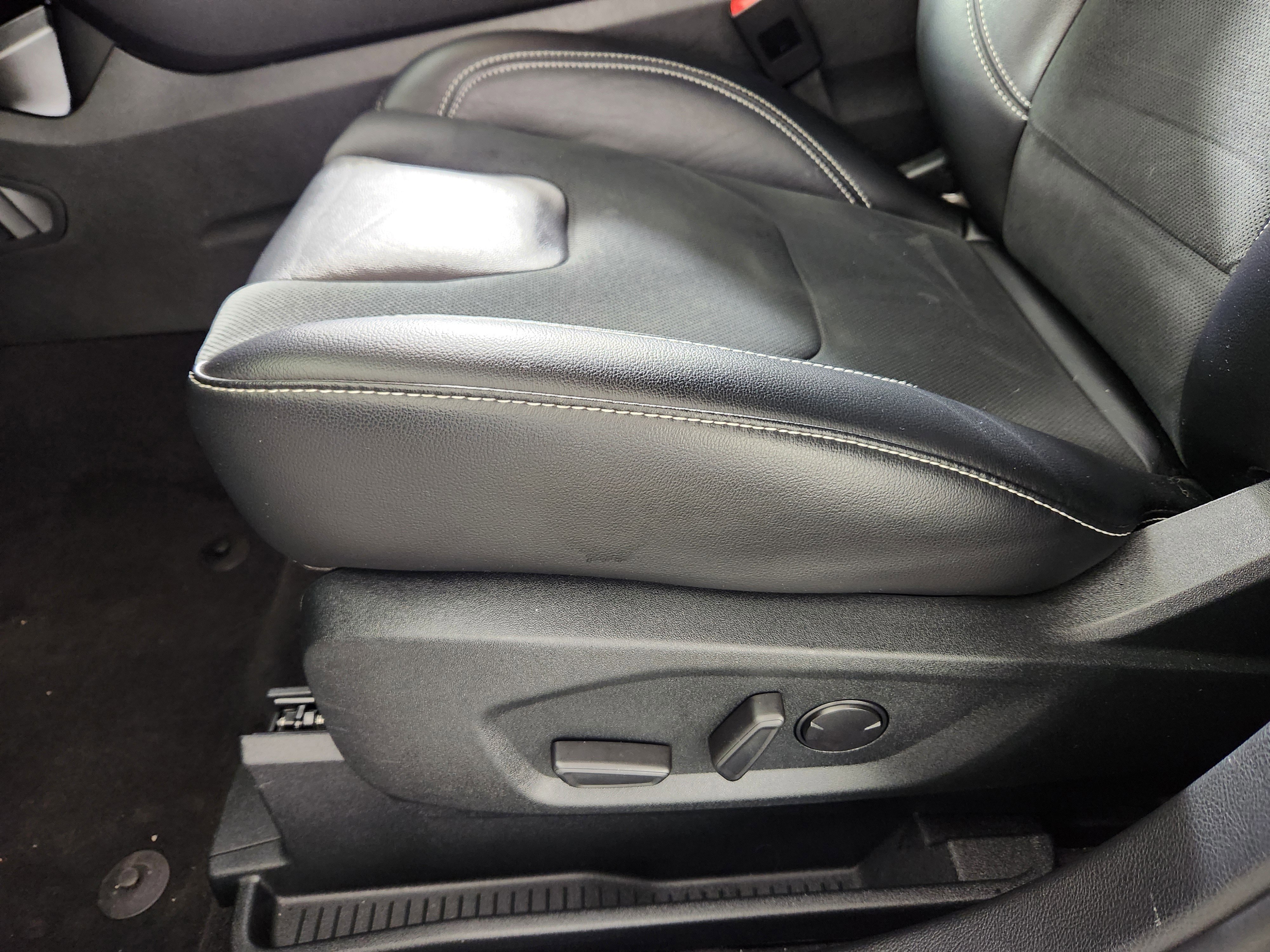 Certified 2022 Ford Edge ST w/ Equipment Group 401A image 13