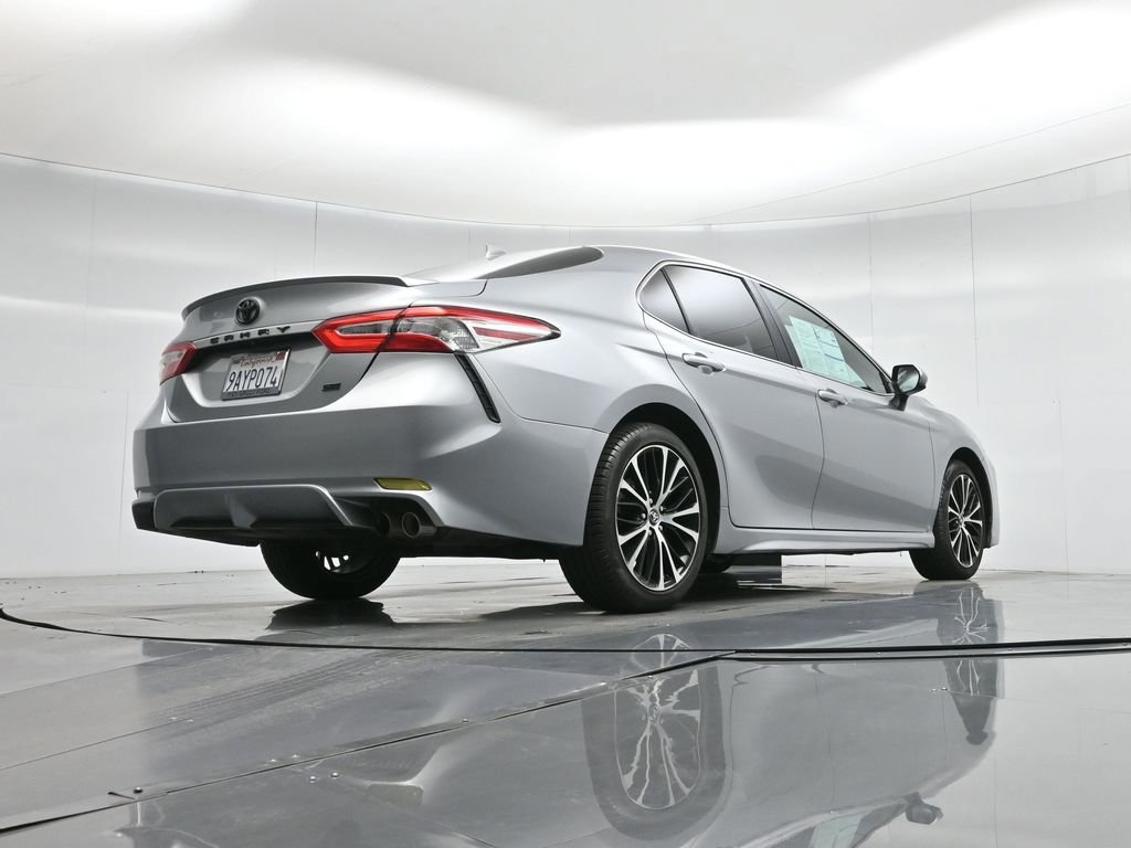 Used 2020 Toyota Camry SE image 16