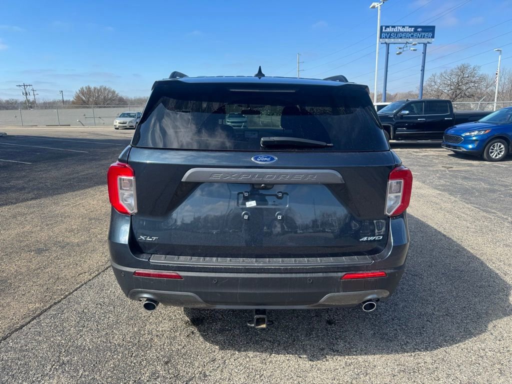 Certified 2023 Ford Explorer XLT w/ Equipment Group 202A image 3