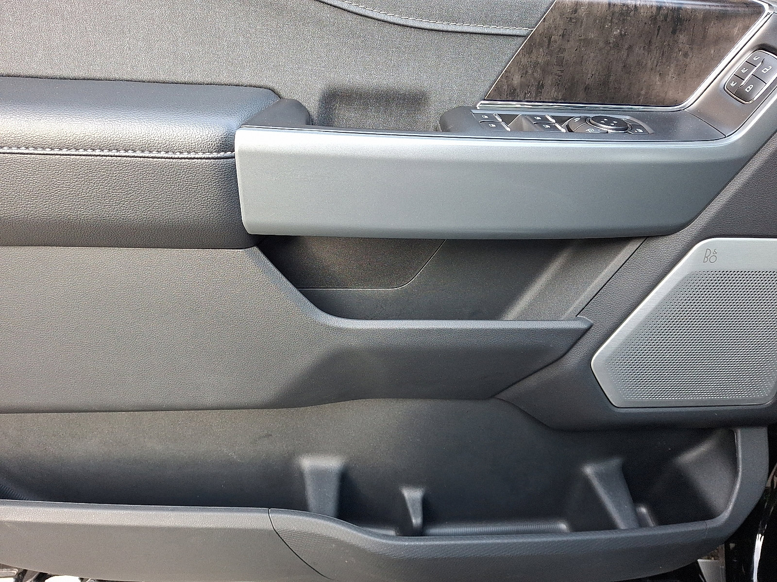 Certified 2023 Ford F150 Lariat w/ Equipment Group 502A High image 15