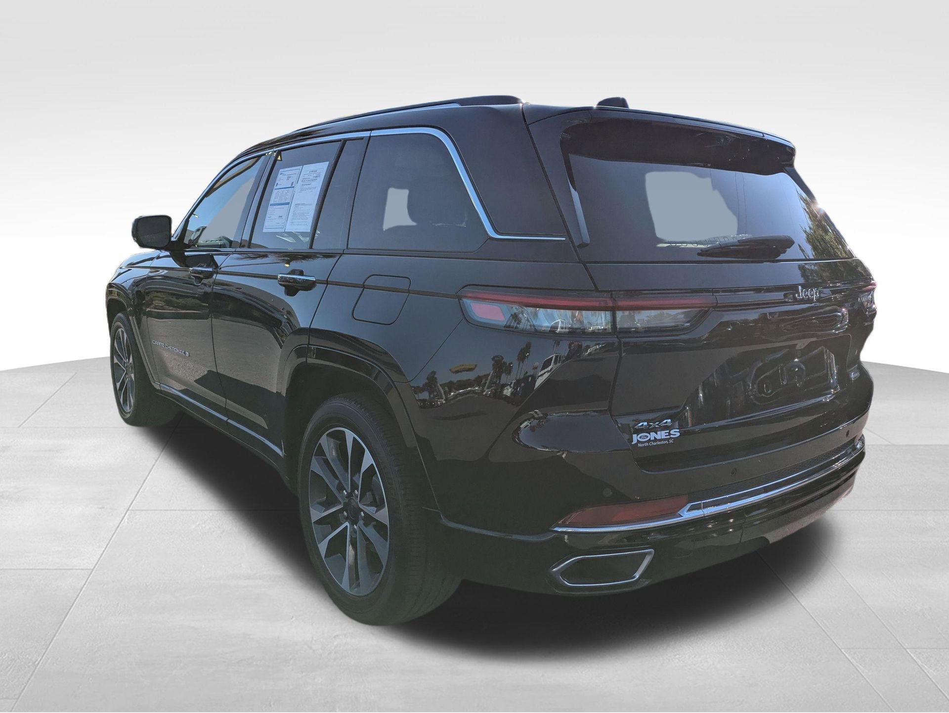 Used 2022 Jeep Grand Cherokee Overland w/ Luxury Tech Group IV image 8