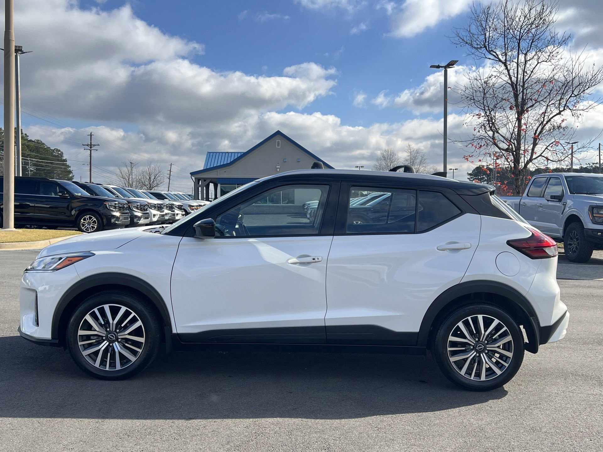 Used 2024 Nissan Kicks SV w/ Interior Electronics Package image 23