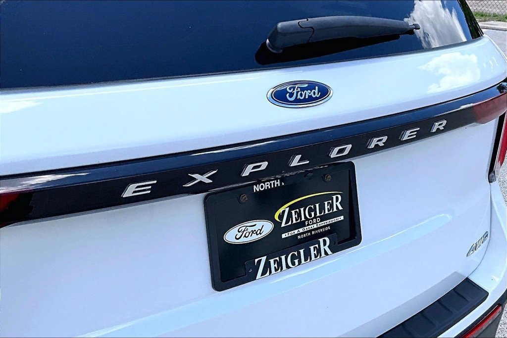 Certified 2025 Ford Explorer Active AWD/4WD image 8