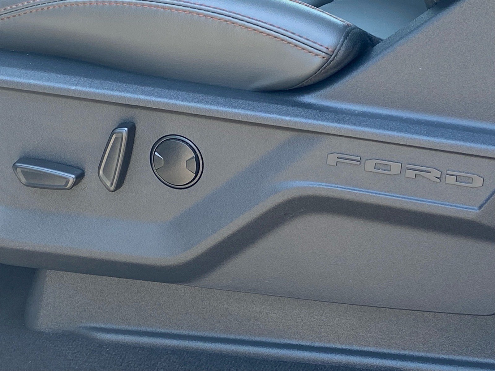 Certified 2025 Ford Expedition Active AWD/4WD image 13