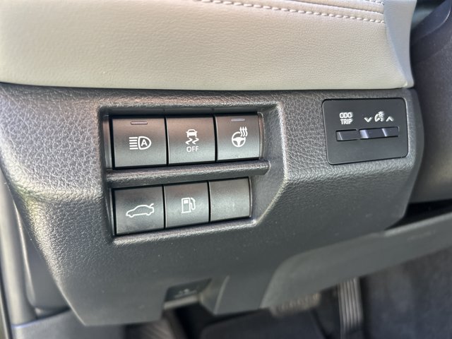 Used 2019 Toyota Avalon Limited FWD image 25