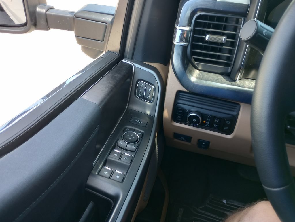 Certified 2025 Ford F250 Lariat w/ Lariat Ultimate Package AWD/4WD image 23