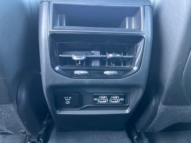 Used 2024 Jeep Grand Cherokee Altitude AWD/4WD image 22