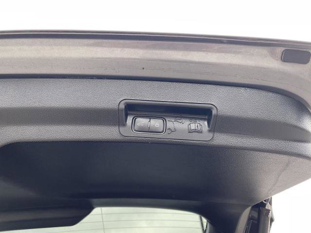 Certified 2022 Ford Explorer XLT w/ Equipment Group 202A image 37