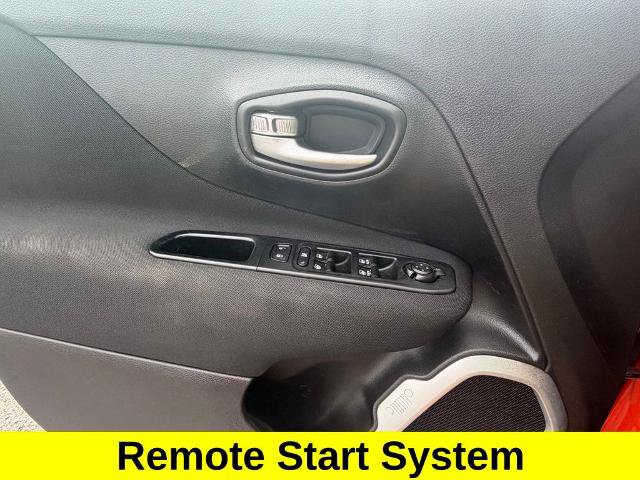 Used 2021 Jeep Renegade Latitude w/ Convenience Group AWD/4WD image 14