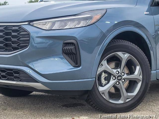 Certified 2023 Ford Escape ST-Line w/ Tech Pack #1 AWD/4WD image 4