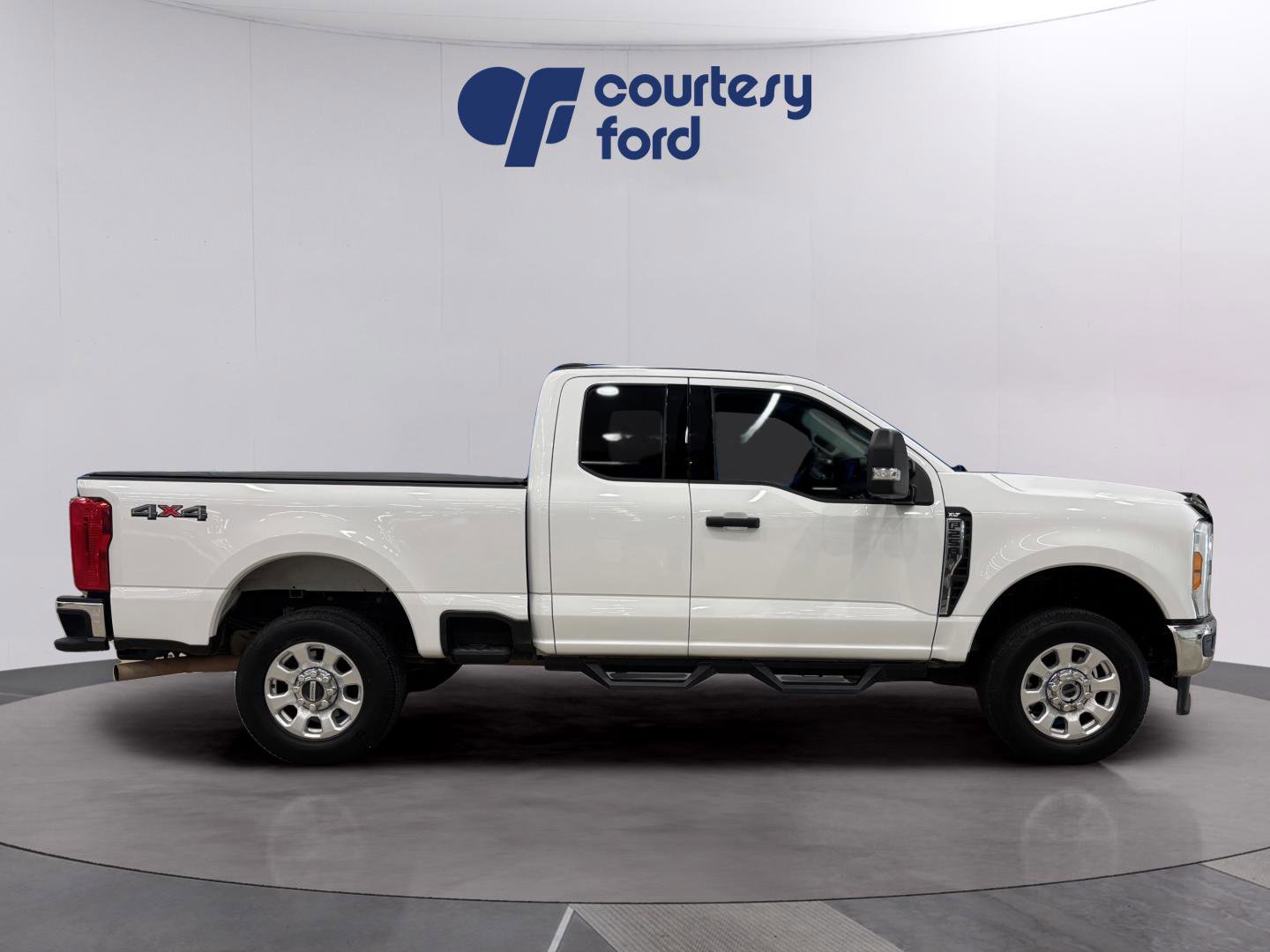 Certified 2023 Ford F250 XLT image 6