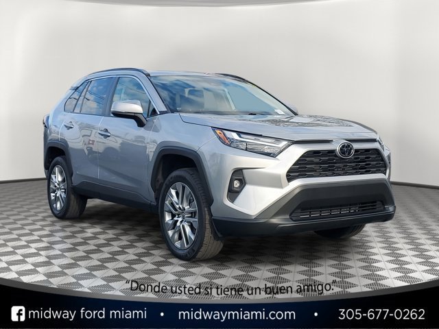 Used 2023 Toyota RAV4 XLE Premium image 5