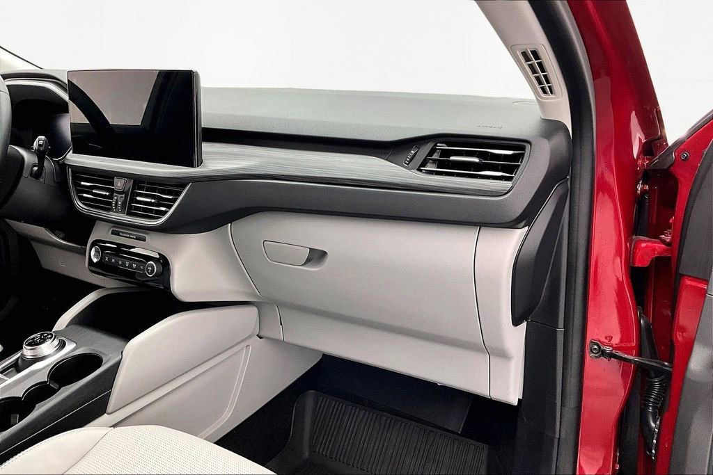 Certified 2023 Ford Escape Platinum image 17