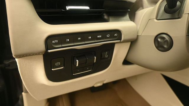 Used 2023 Cadillac Escalade Premium Luxury Platinum w/ Heavy-Duty Trailer Package AWD/4WD image 16