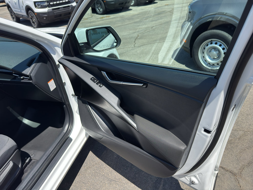 Used 2025 Kia Niro LX FWD image 21