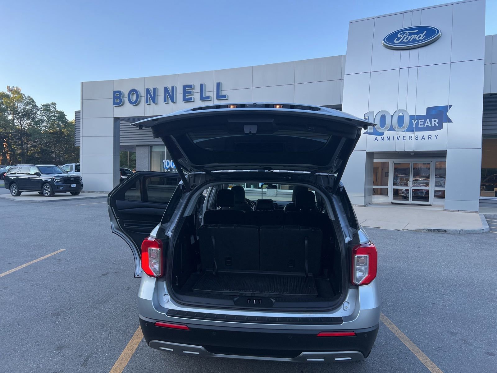 Certified 2022 Ford Explorer XLT w/ Equipment Group 202A image 10