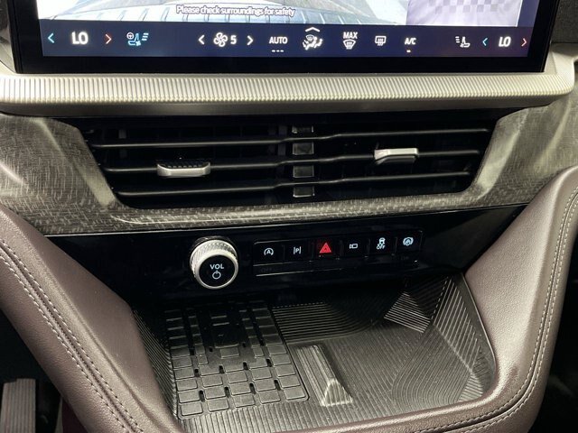 Certified 2025 Ford Explorer Platinum w/ Ultimate Package AWD/4WD image 24