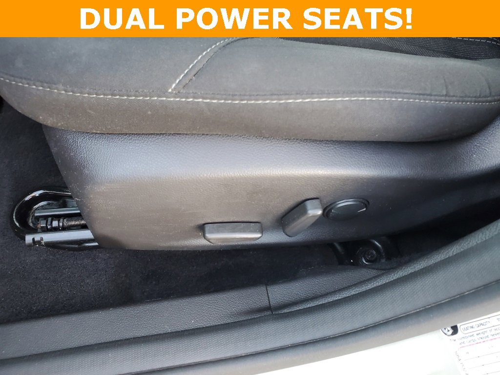 Certified 2016 Ford Focus SE w/ SE Sport Package image 14