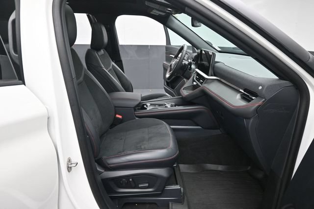 Certified 2025 Ford Explorer ST AWD/4WD image 32