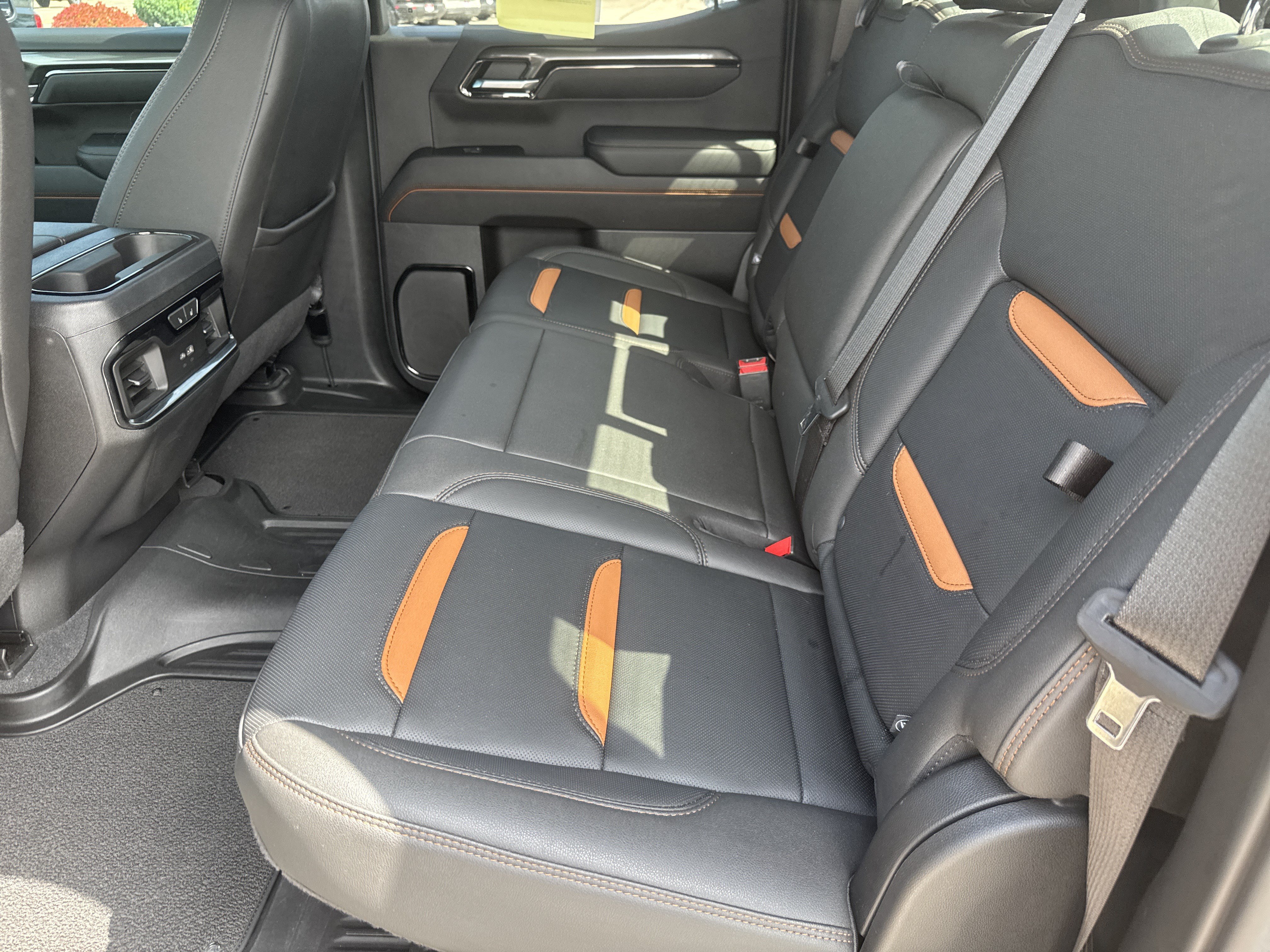 Used 2022 GMC Sierra 1500 AT4 w/ AT4 Premium Package AWD/4WD image 11