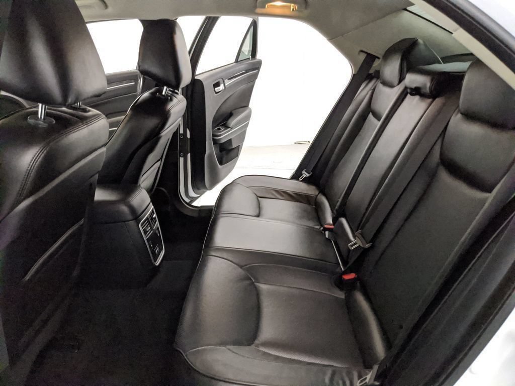 Used 2023 Chrysler 300 Touring L w/ Comfort Group RWD image 17