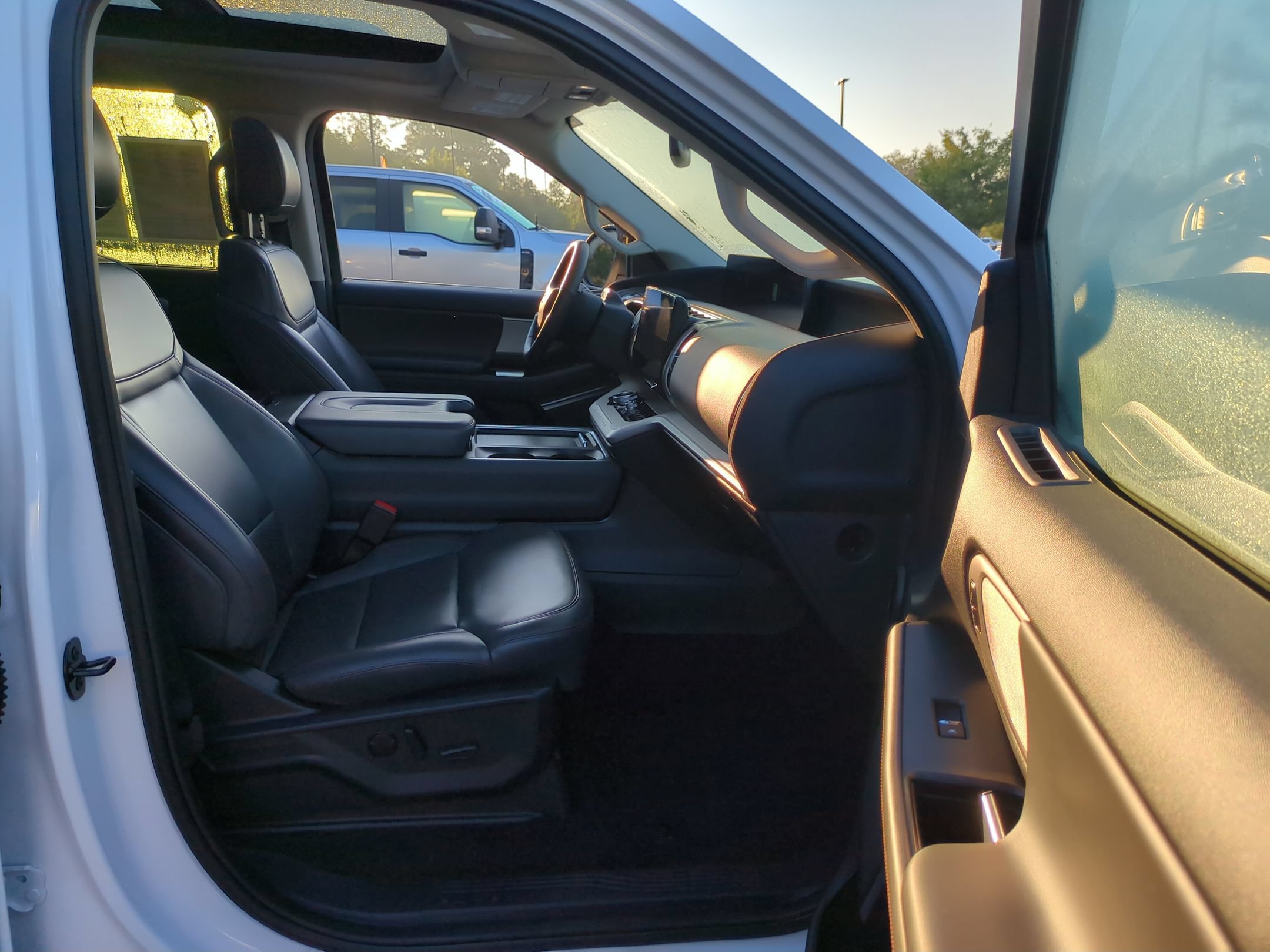 Certified 2025 Ford Expedition Active AWD/4WD image 35