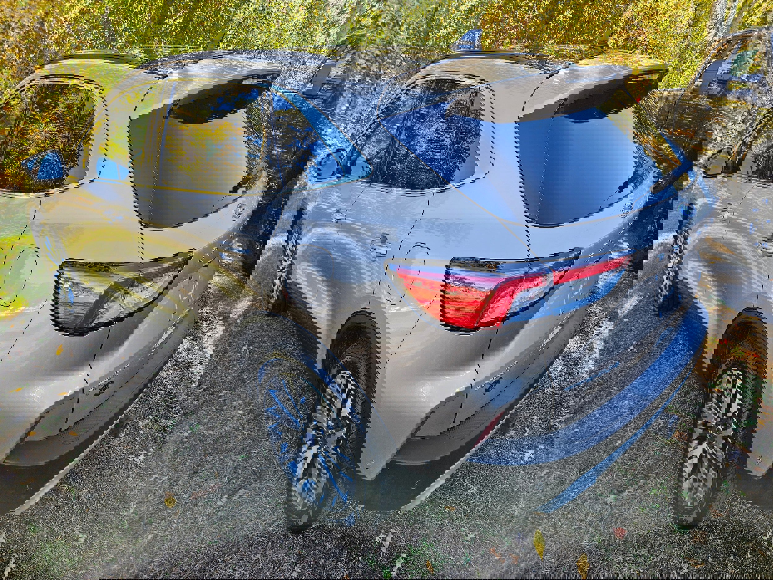 Certified 2020 Ford Escape Titanium image 5