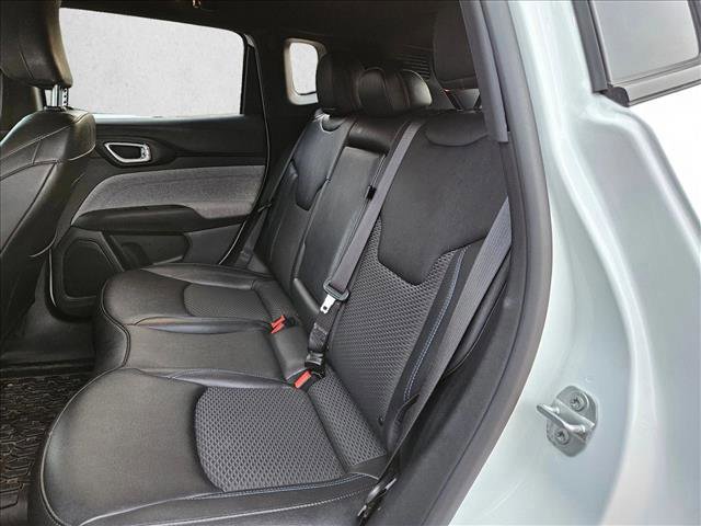 Used 2025 Jeep Compass Latitude image 21