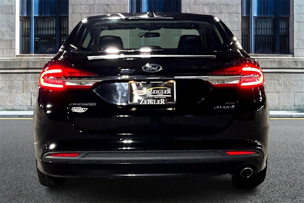 Certified 2017 Ford Fusion SE w/ Equipment Group 601A image 4