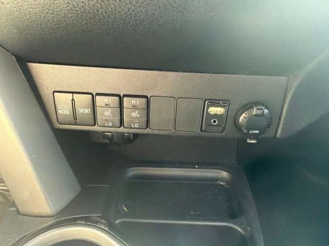 Used 2018 Toyota RAV4 Limited AWD/4WD image 32