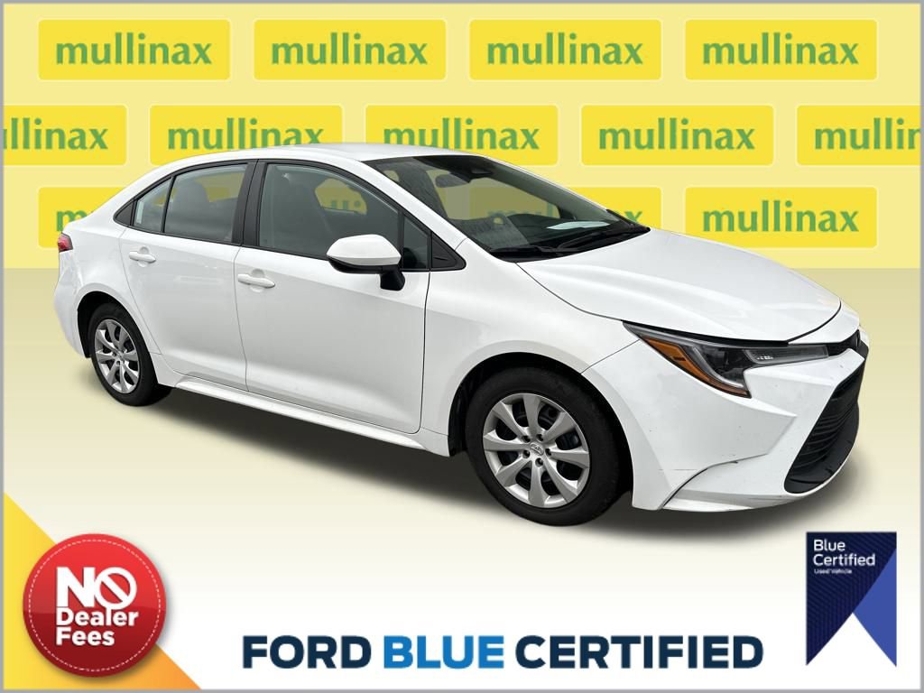 Used 2024 Toyota Corolla LE image 1