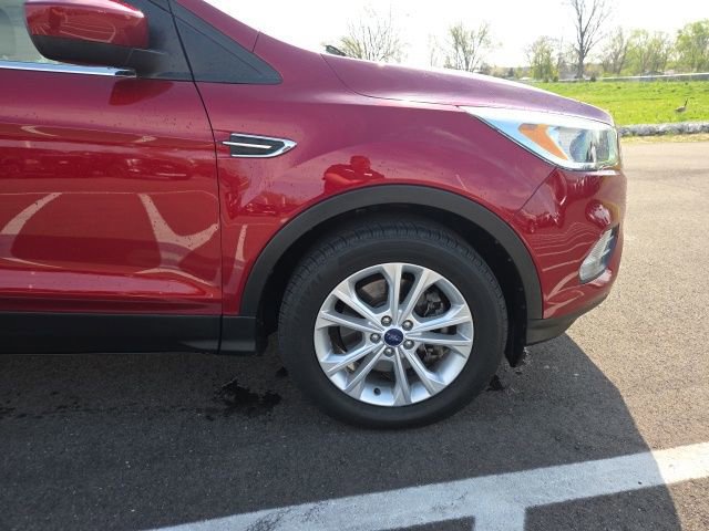 Certified 2017 Ford Escape SE image 6