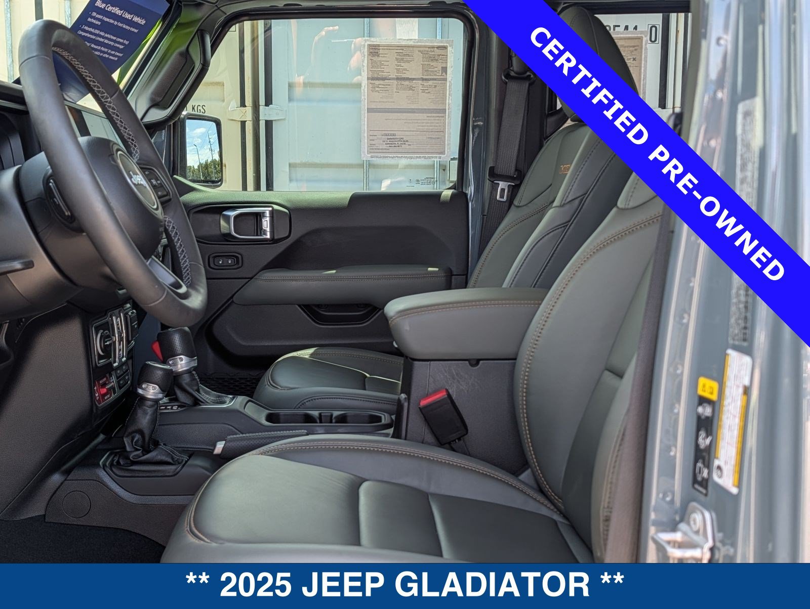 Used 2025 Jeep Gladiator Mojave w/ Convenience Group AWD/4WD image 28