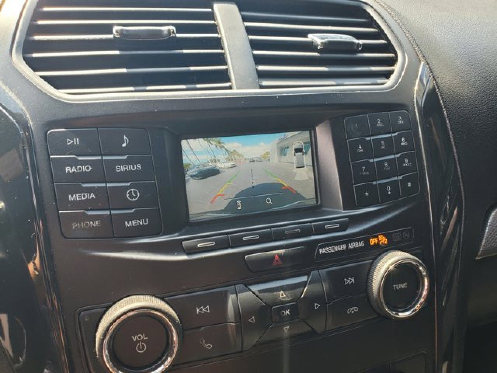 Certified 2018 Ford Explorer XLT FWD image 22