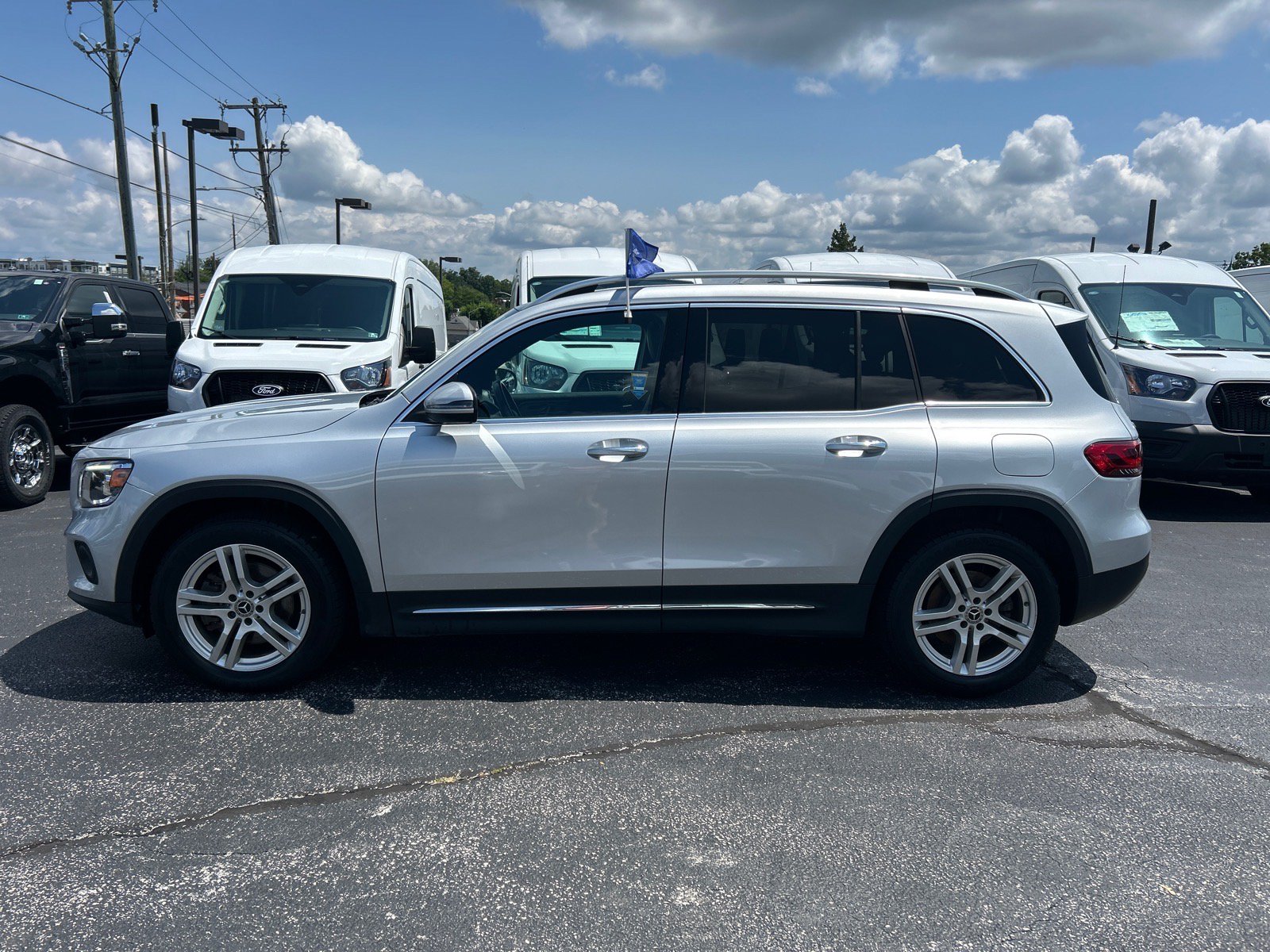 Used 2021 Mercedes-Benz GLB 250 4MATIC image 4