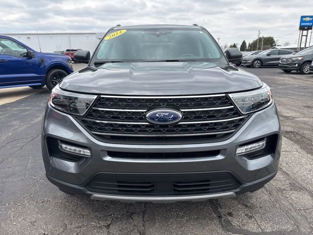 Certified 2024 Ford Explorer XLT w/ Equipment Group 202A AWD/4WD image 6