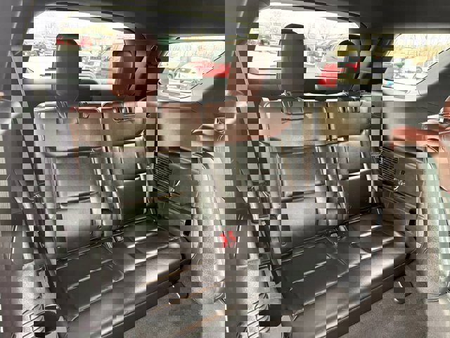 Certified 2020 Ford Explorer Platinum w/ Premium Technology Package image 30