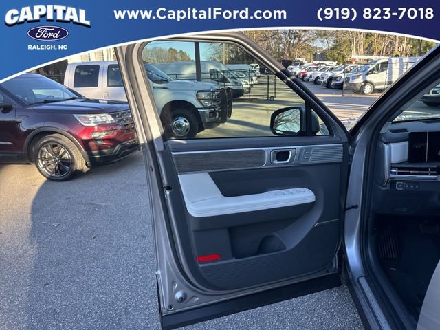 Used 2024 Hyundai Santa Fe Calligraphy w/ Tow & Go Package image 19