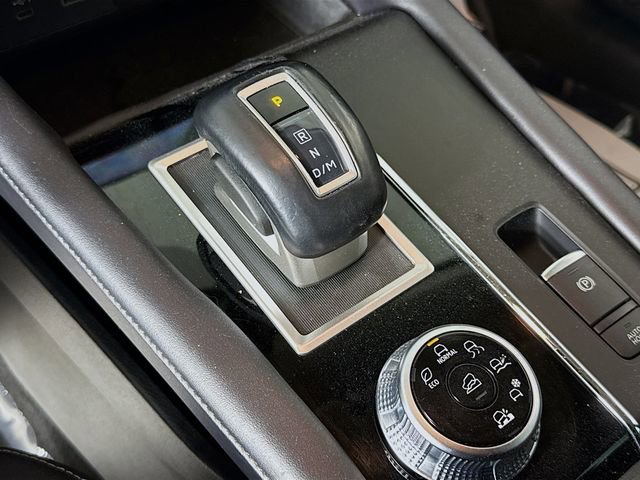 Used 2023 Mitsubishi Outlander SE image 17