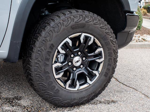 Used 2025 Chevrolet Silverado 1500 ZR2 w/ Technology Package AWD/4WD image 8
