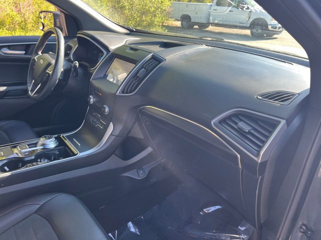 Certified 2020 Ford Edge ST-Line w/ Cold Weather Package FWD image 33