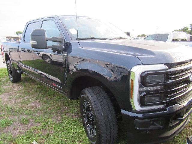 Certified 2025 Ford F250 Platinum AWD/4WD image 1
