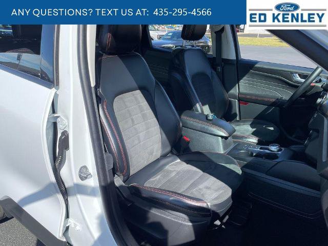 Certified 2022 Ford Escape SEL w/ SEL Stealth AWD Package image 27