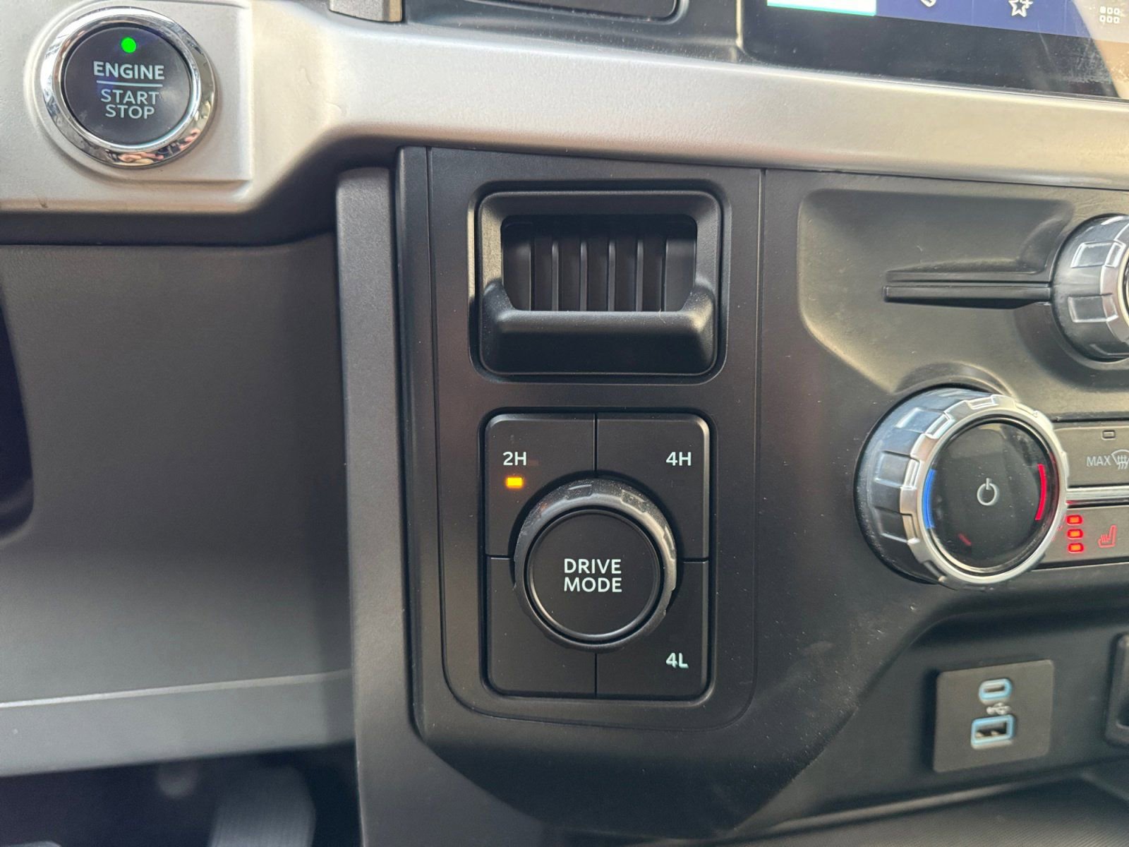 Certified 2022 Ford F150 XLT w/ Equipment Group 302A High image 26