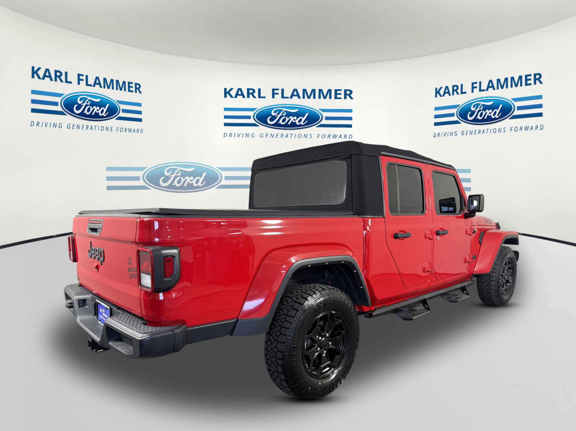 Used 2021 Jeep Gladiator Willys image 3