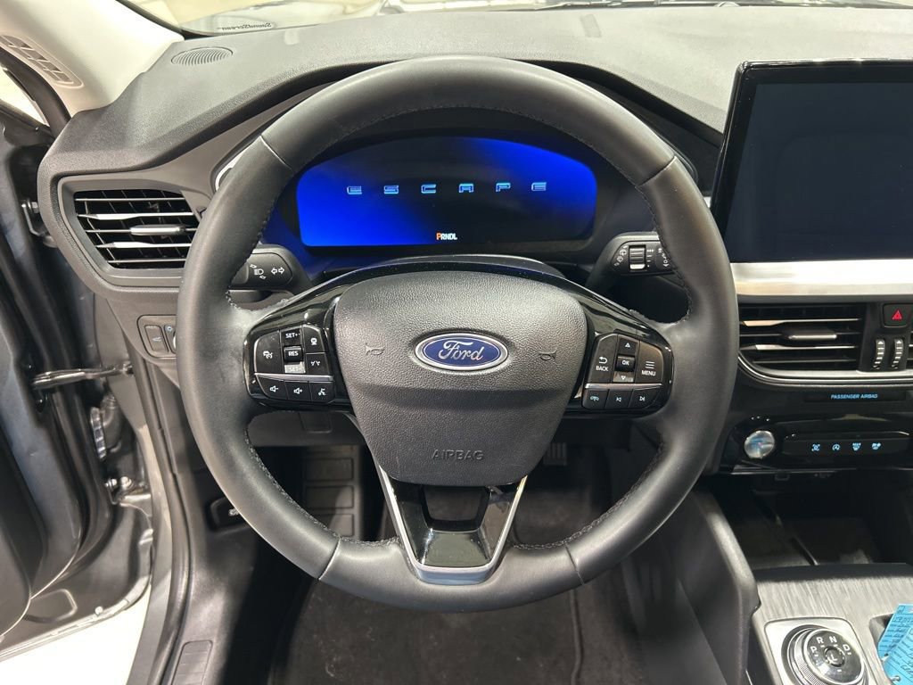 Certified 2025 Ford Escape Platinum image 17
